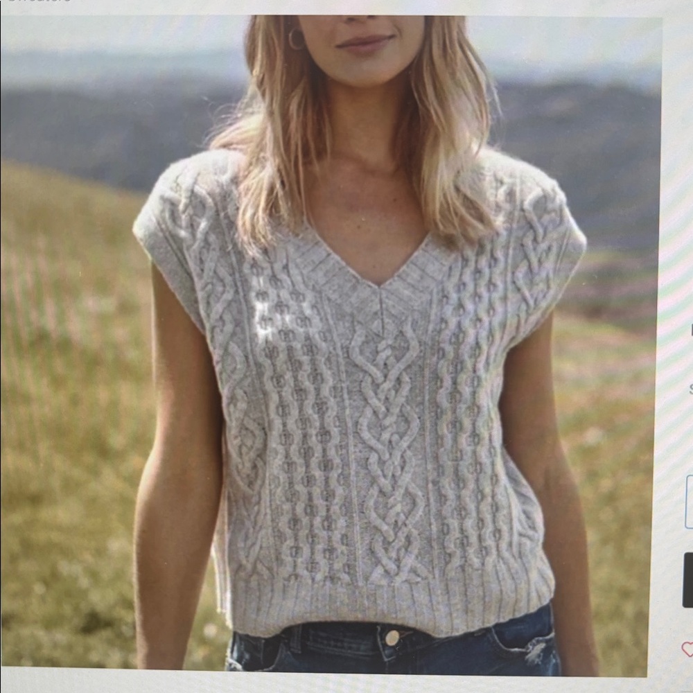 Garnett Hill Cable Cashmere Sweater Vest grey
Size XS EUC